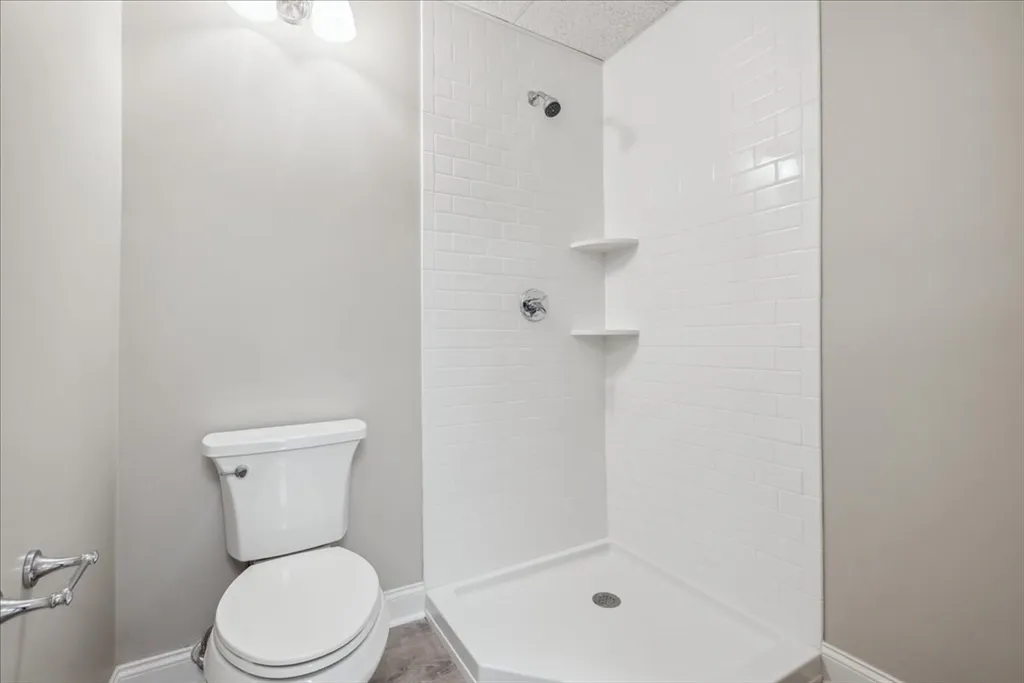 Studio bed, 1 bath apartment for rent at 27 Middle St Unit 1-1, Waltham — photo 7 of 8