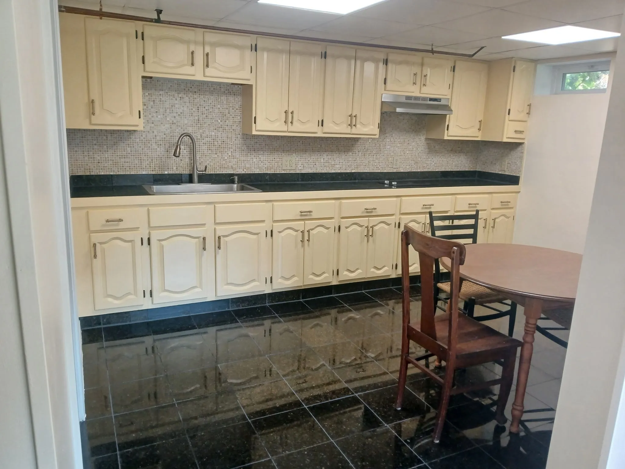 Studio bed, 1 bath apartment for rent at 27 Middletown St Unit B2, Millbury — photo 2 of 9