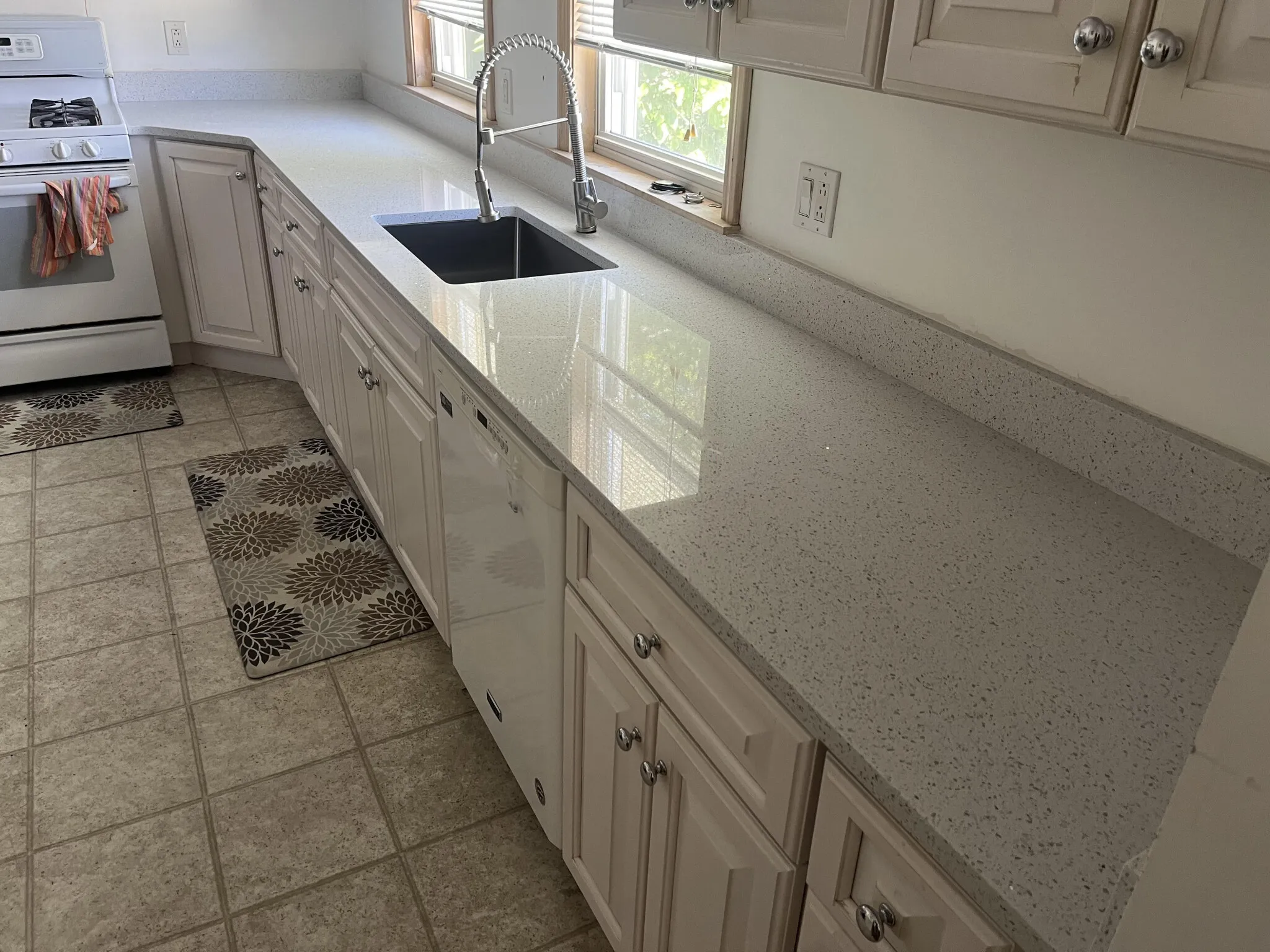 3 bed, 2 bath apartment for rent at 27 Milton Ave Unit 2, West Newton — photo 6 of 25