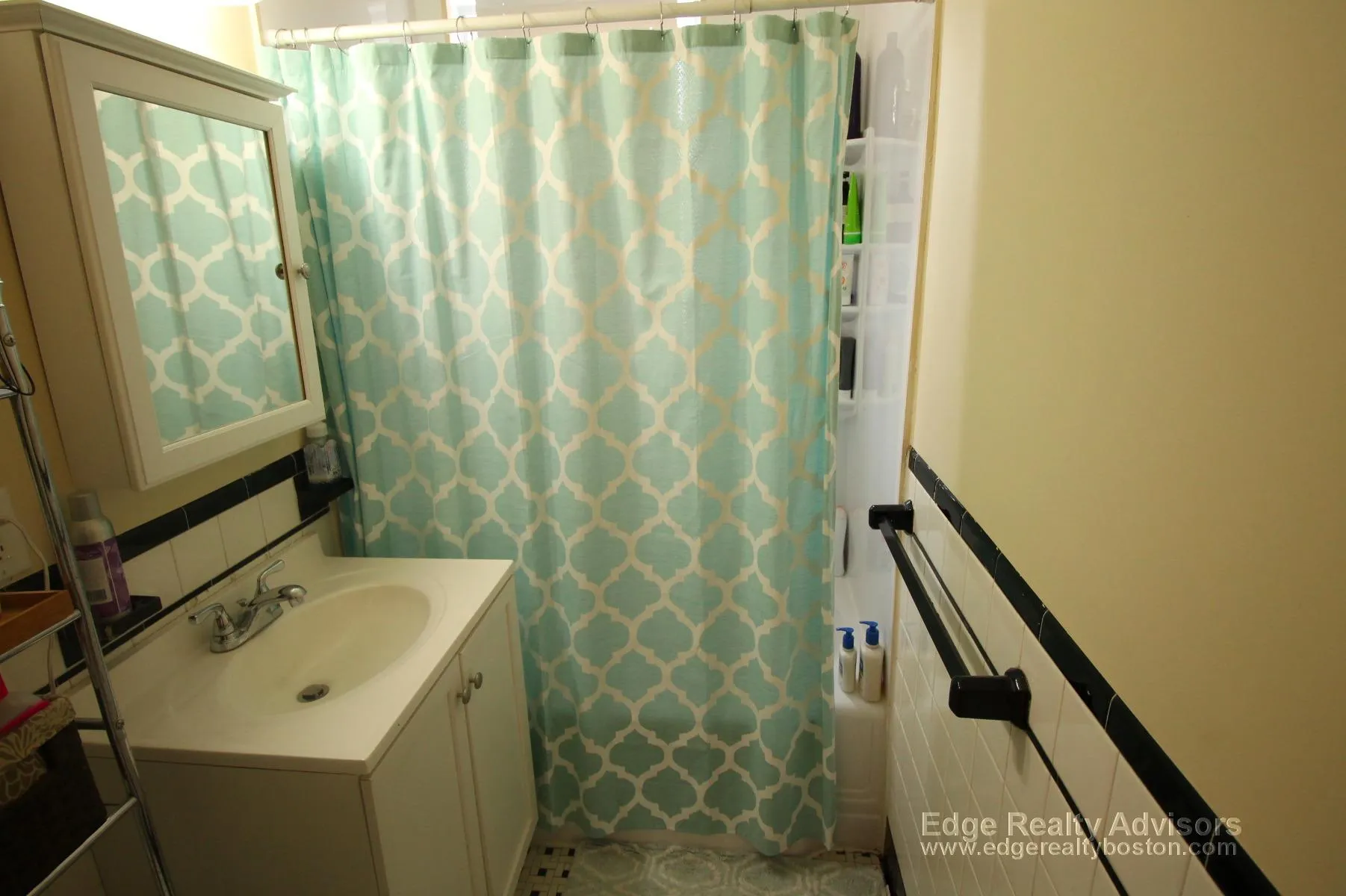 5 bed, 2 bath apartment for rent at 27 Montcalm Ave Unit 2, Brighton — photo 11 of 11