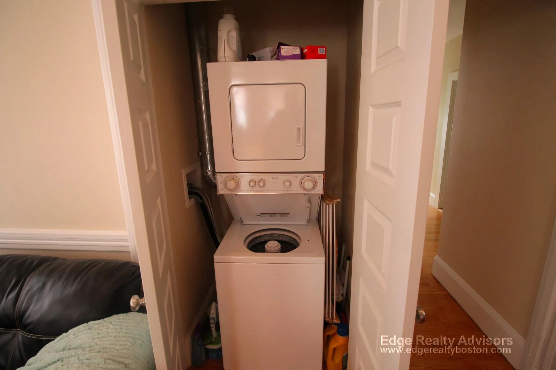 5 bed, 2 bath apartment for rent at 27 Montcalm Ave Unit 2, Brighton — photo 9 of 11