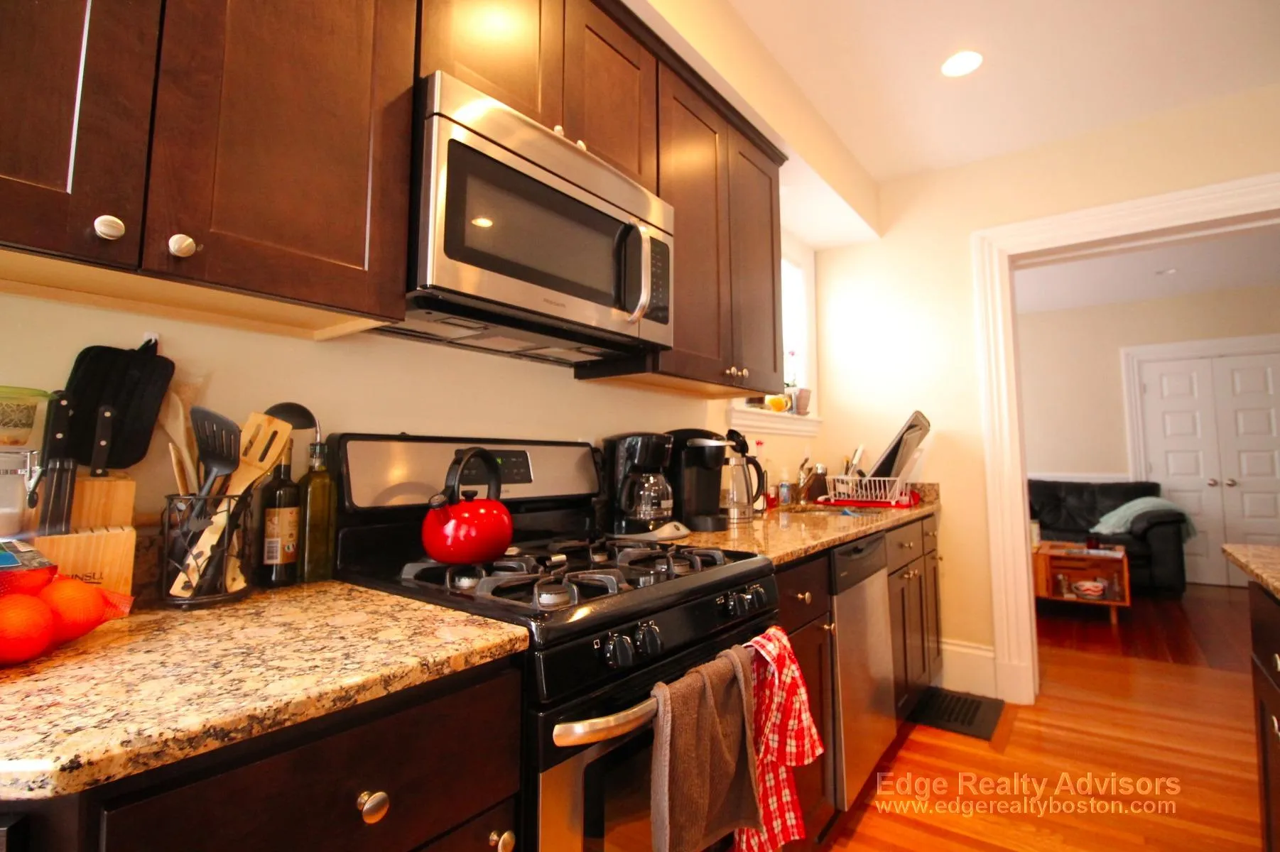 5 bed, 2 bath apartment for rent at 27 Montcalm Ave Unit 2, Brighton — photo 3 of 11