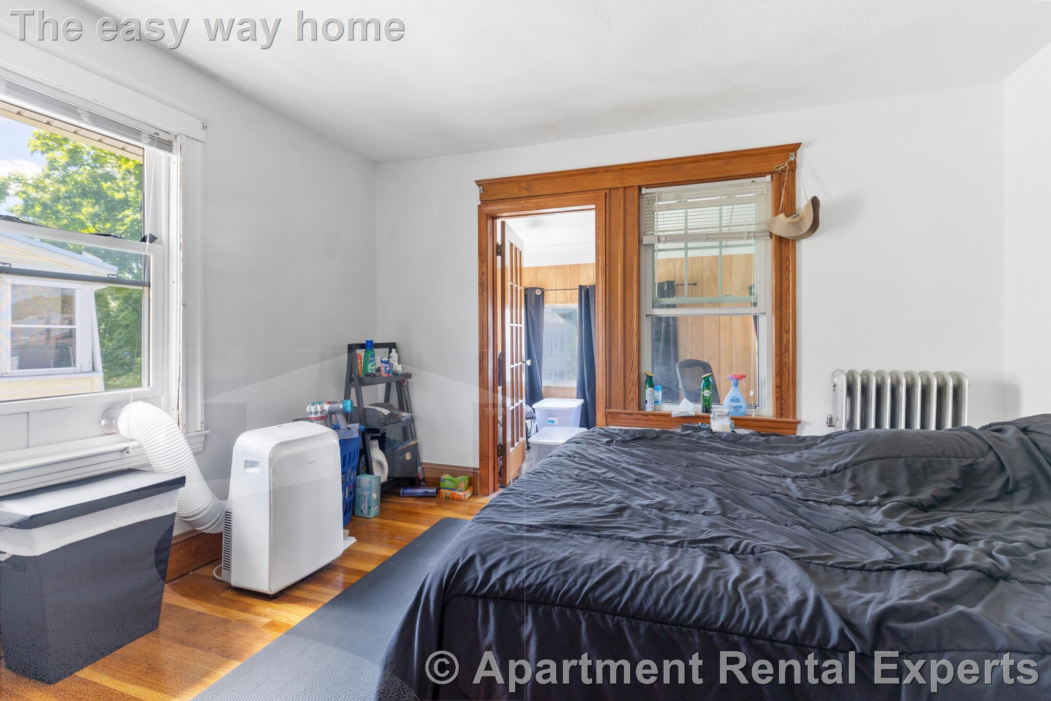 4 bed, 1 bath apartment for rent at 27 Murray Hill Rd Unit 2, Davis Square — photo 11 of 14