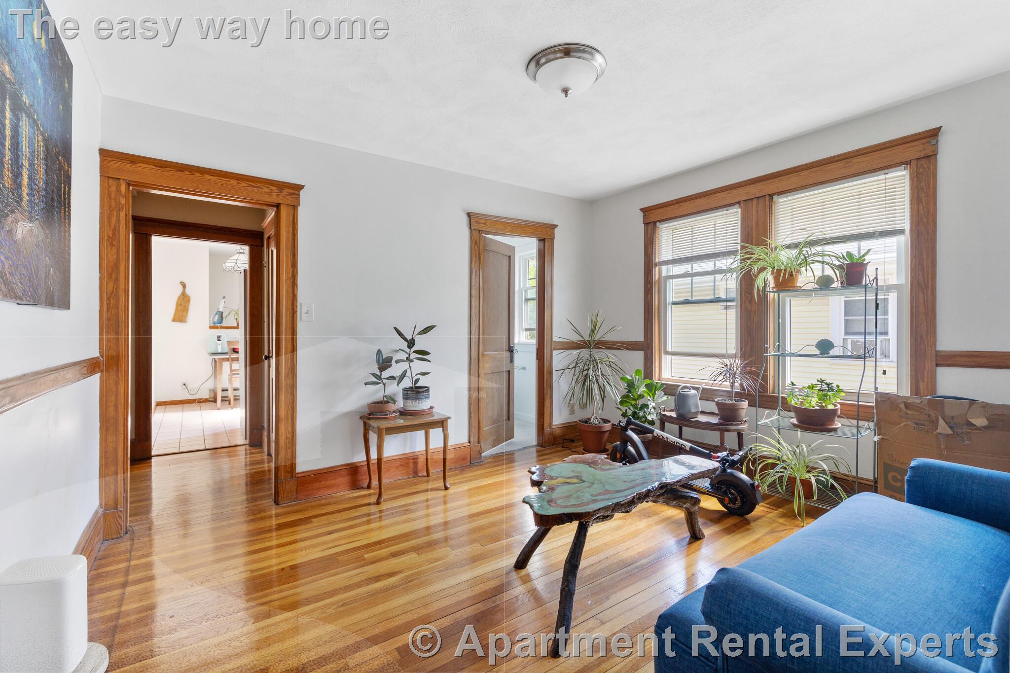 4 bed, 1 bath apartment for rent at 27 Murray Hill Rd Unit 2, Davis Square — photo 5 of 14