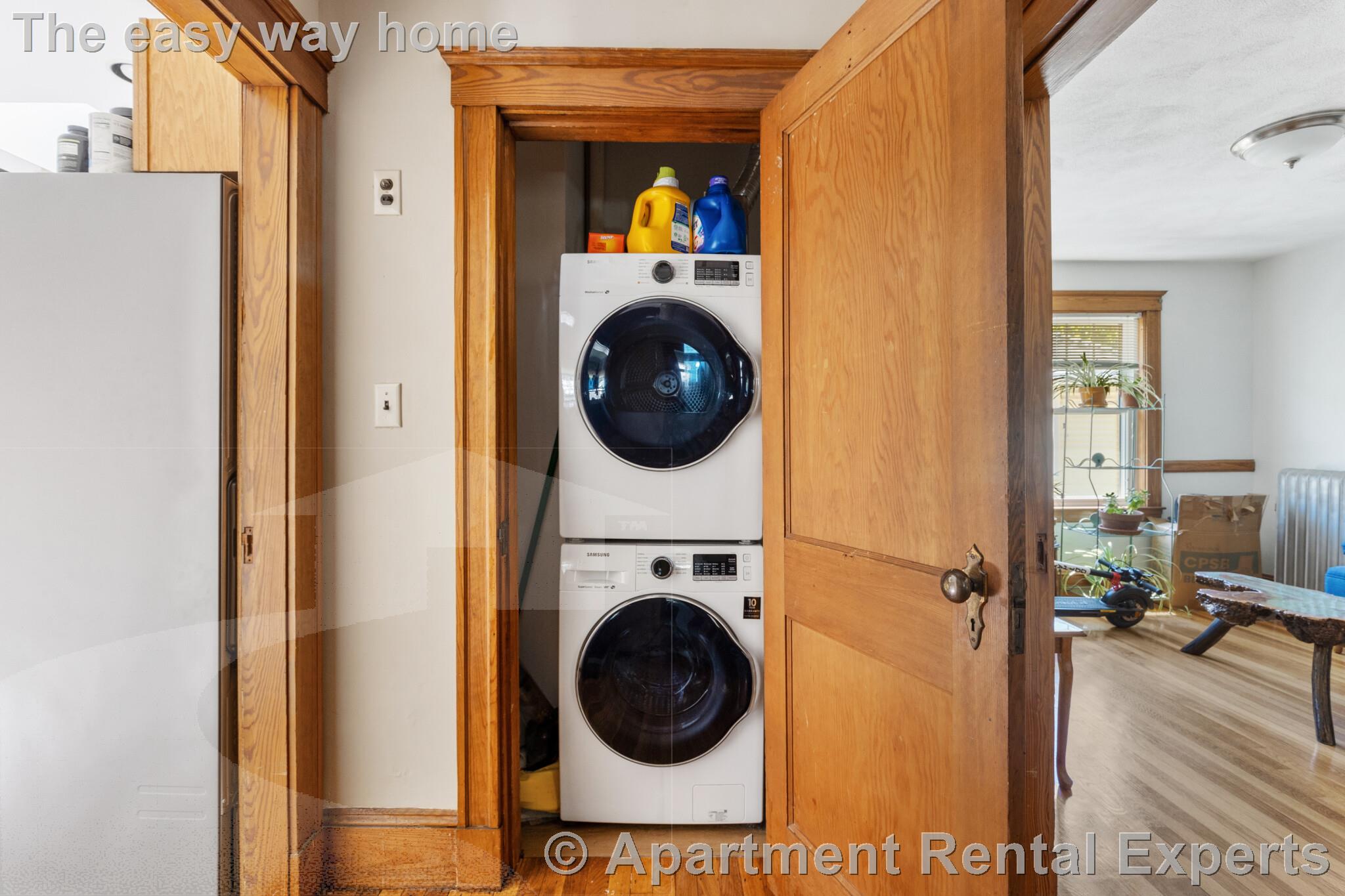 4 bed, 1 bath apartment for rent at 27 Murray Hill Rd Unit 2, Davis Square — photo 12 of 14