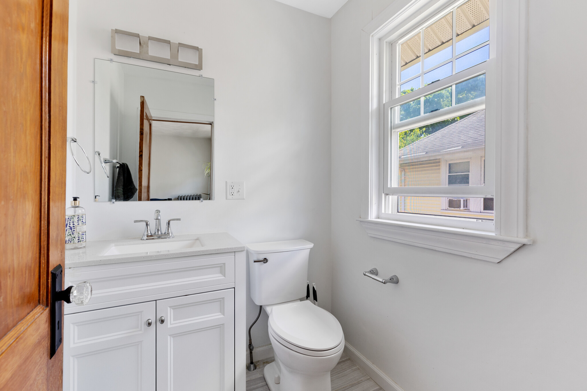 4 bed, 1.5 bath apartment for rent at 27 Murray Hill Rd Unit 2Nd Floor, North Cambridge — photo 13 of 16