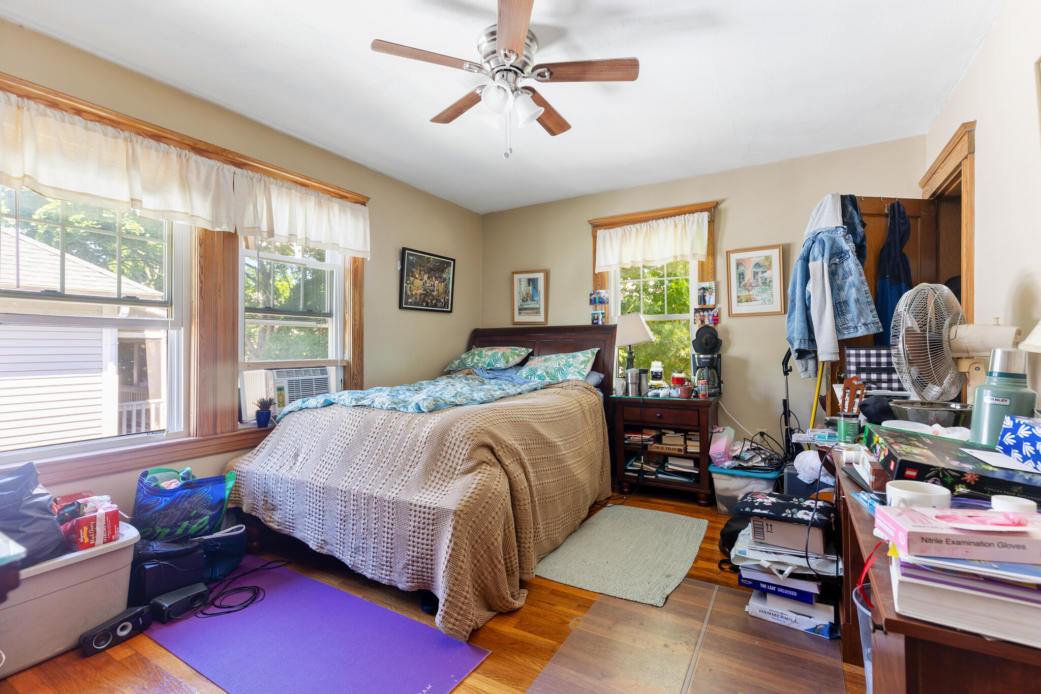 4 bed, 1.5 bath apartment for rent at 27 Murray Hill Rd Unit 2Nd Floor, North Cambridge — photo 2 of 16