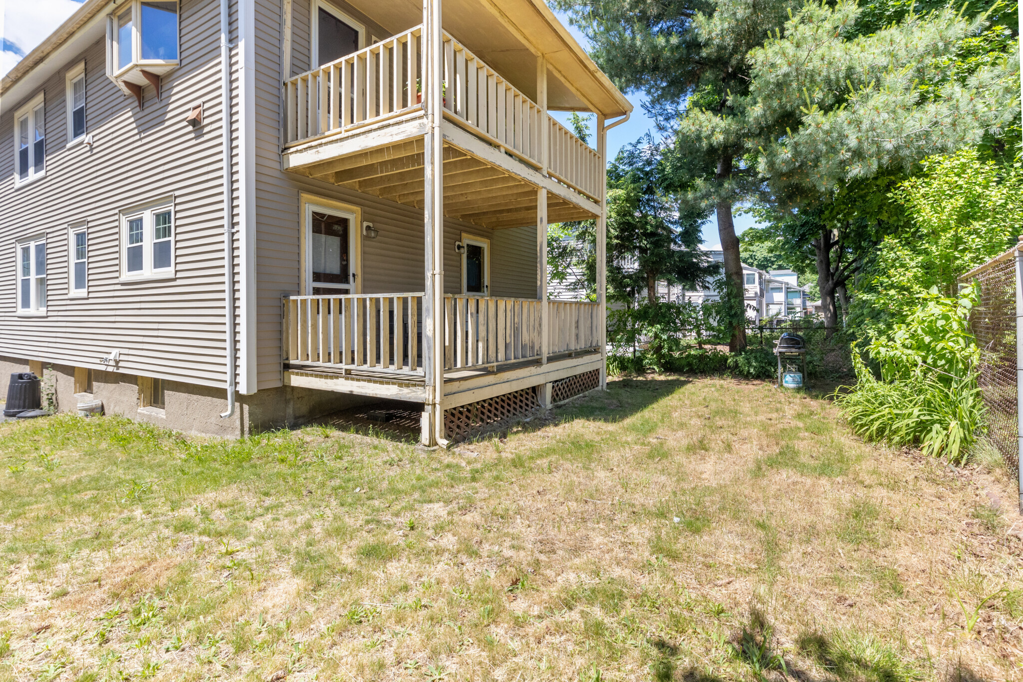 4 bed, 1.5 bath apartment for rent at 27 Murray Hill Rd Unit 2Nd Floor, North Cambridge — photo 10 of 16