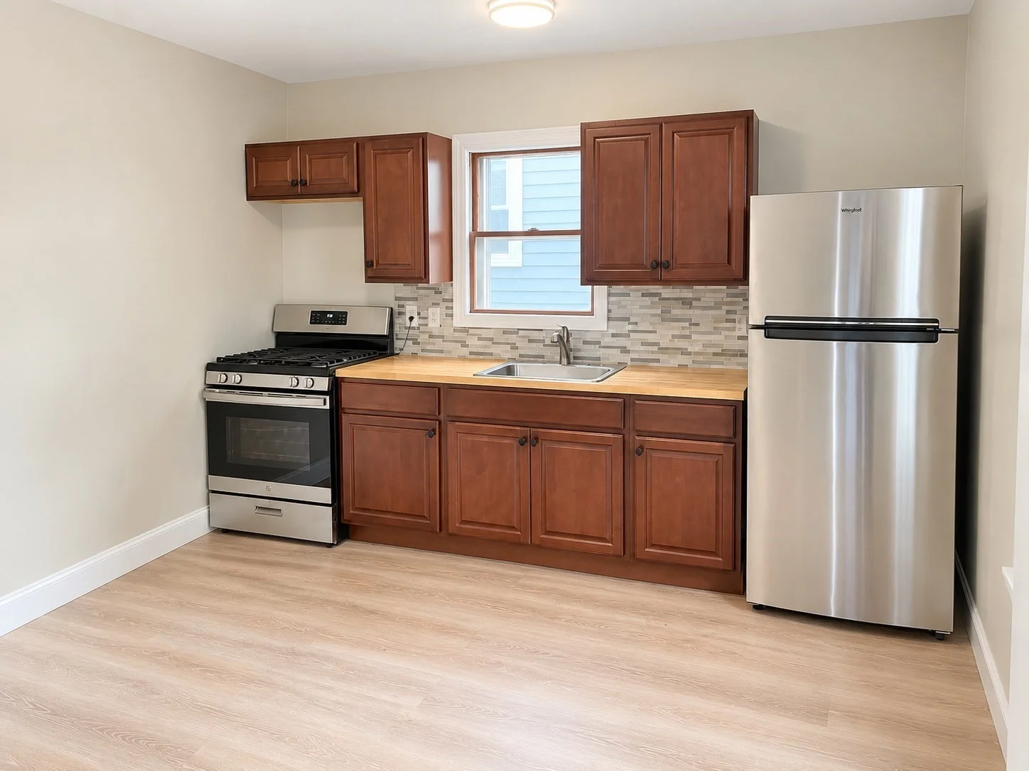 2 bed, 1 bath apartment for rent at 27 Mystic Ave Unit 1, Lynn — photo 10 of 13