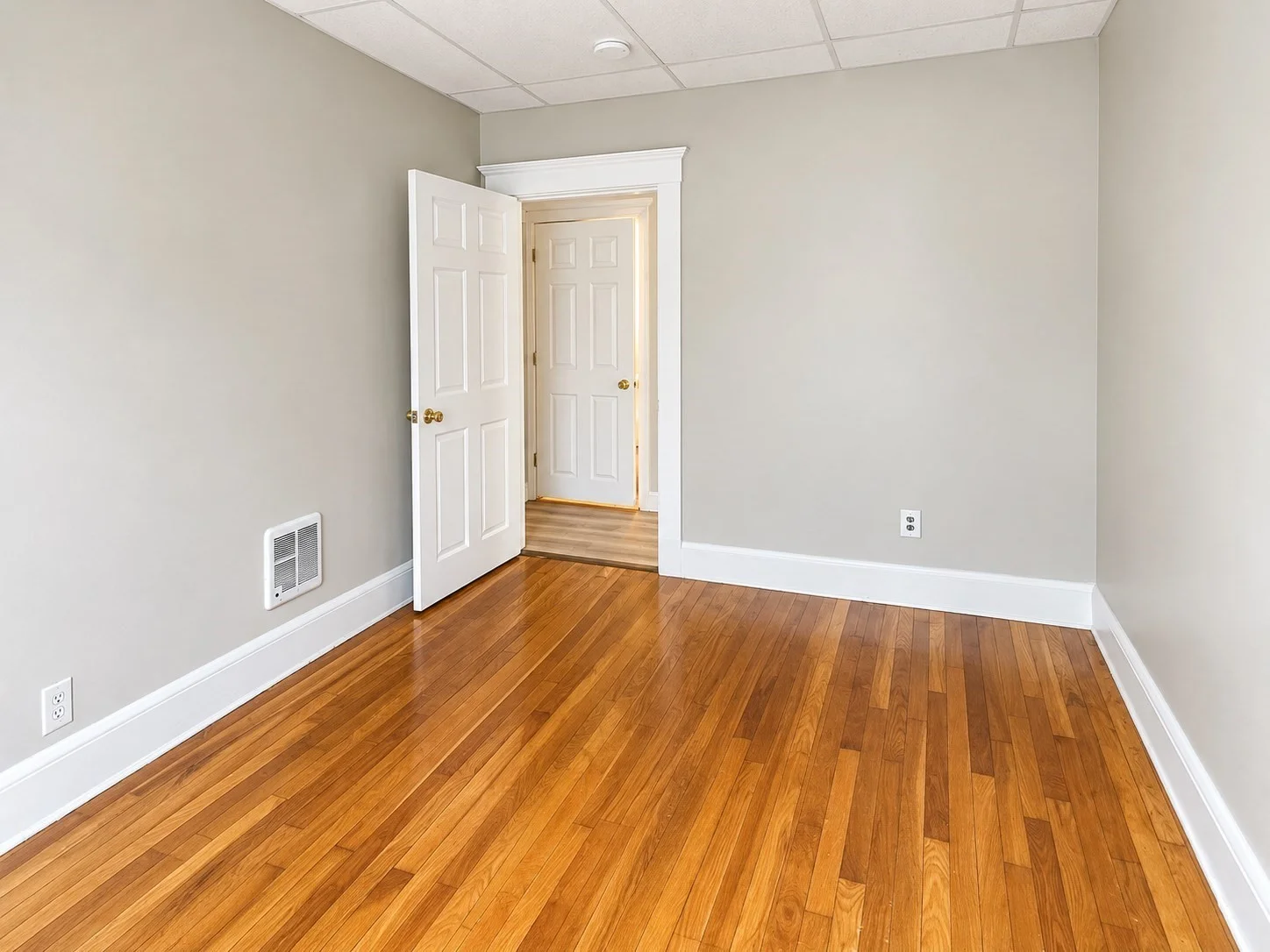 2 bed, 1 bath apartment for rent at 27 Mystic Ave Unit 1, Lynn — photo 5 of 13