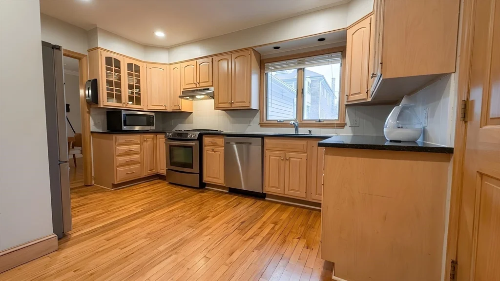 4 bed, 2 bath apartment for rent at 27 Noble St Unit 1, West Newton — photo 17 of 24
