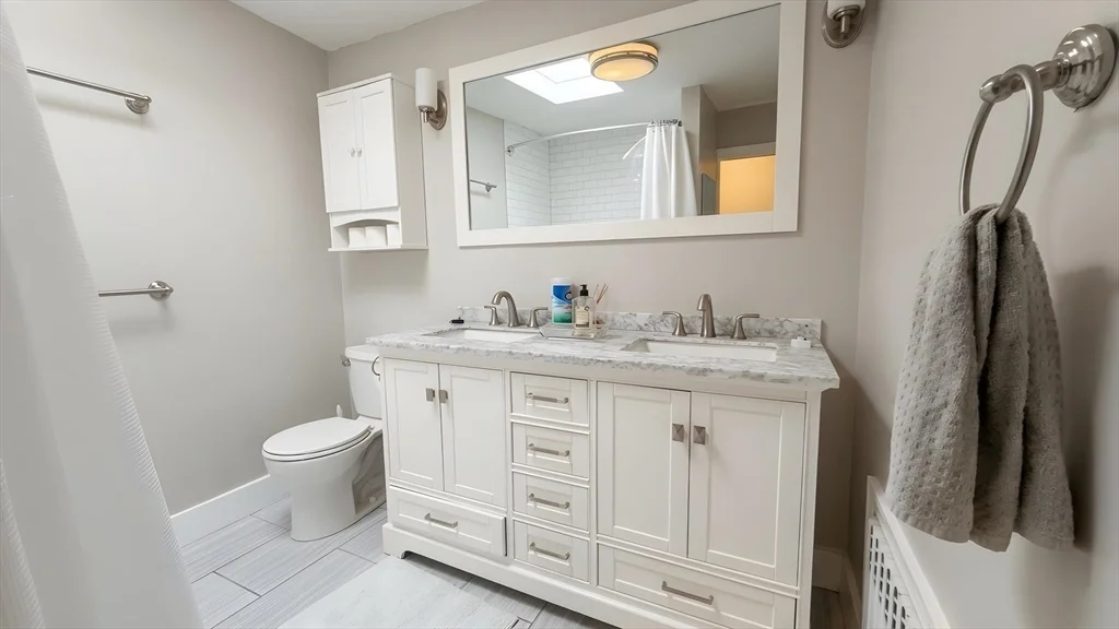 4 bed, 2 bath apartment for rent at 27 Noble St Unit 1, West Newton — photo 3 of 24