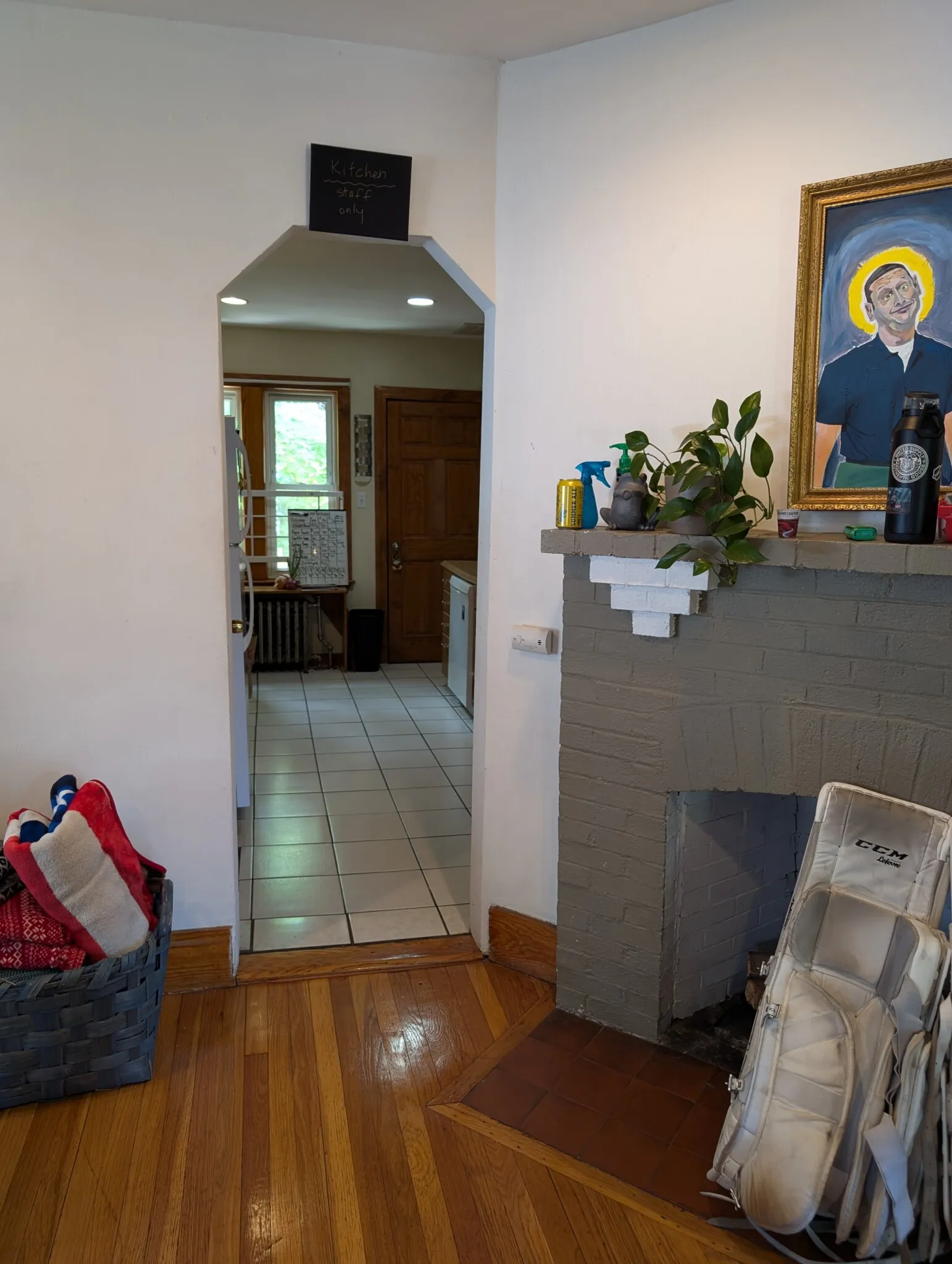 3.5 bed, 2 bath apartment for rent at 27 North Crescent Circuit Unit A, Brighton — photo 3 of 17