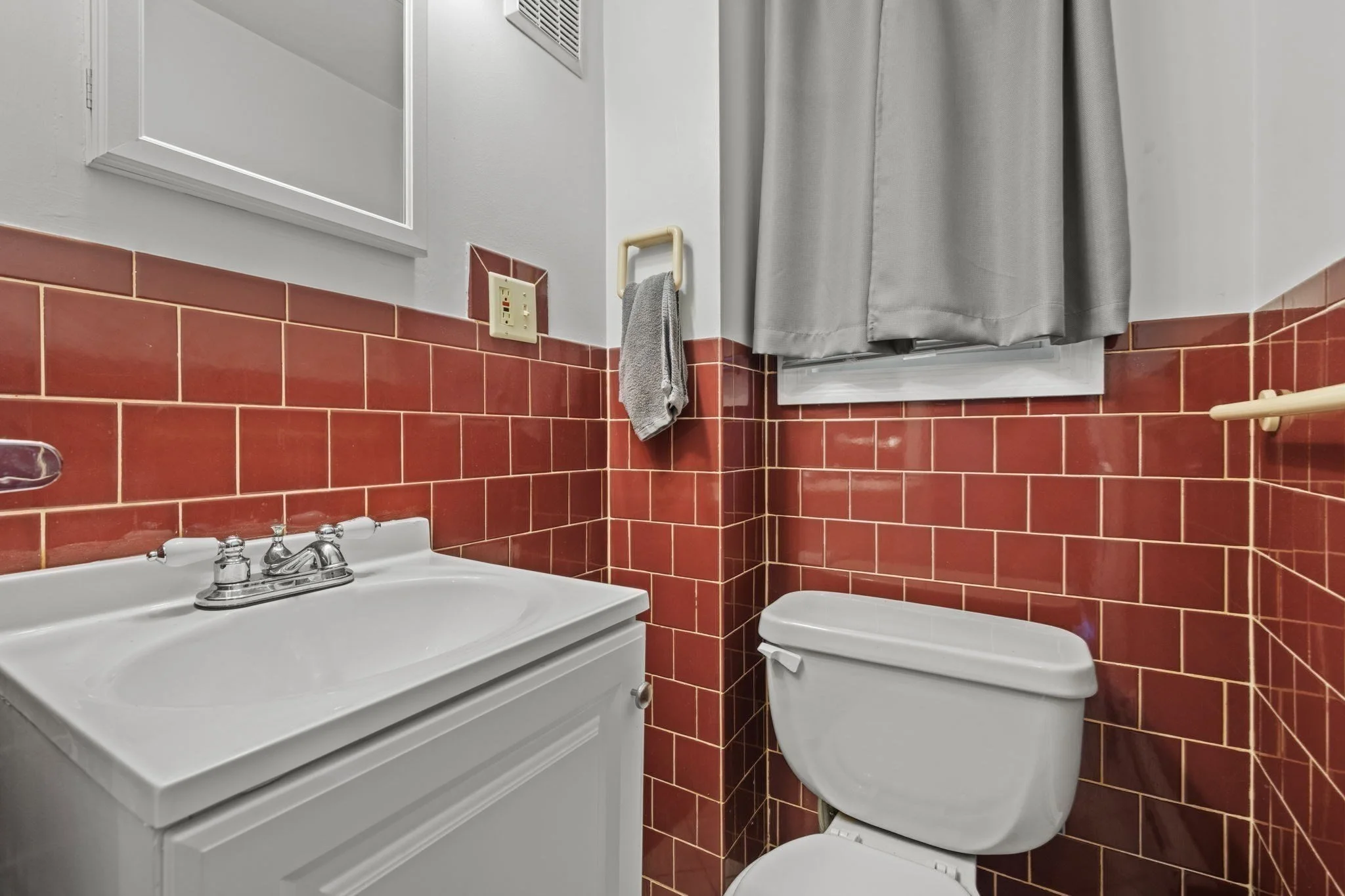 3 bed, 1 bath apartment for rent at 27 Northbourne Rd, Jamaica Plain — photo 22 of 28