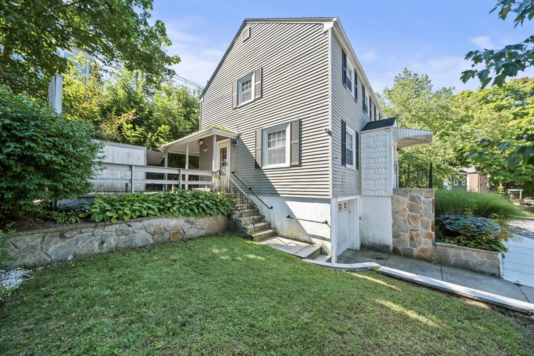 3 bed, 1 bath apartment for rent at 27 Northbourne Rd, Jamaica Plain — photo 2 of 28