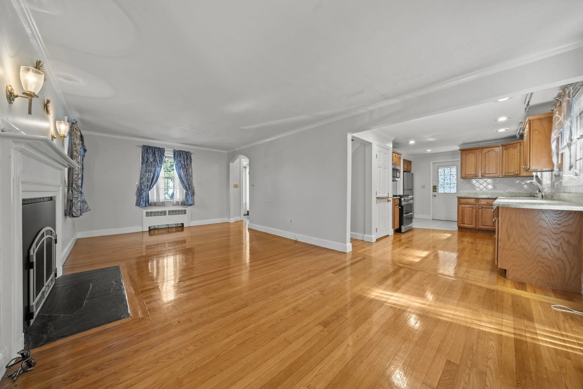 3 bed, 1 bath apartment for rent at 27 Northbourne Rd, Jamaica Plain — photo 6 of 28