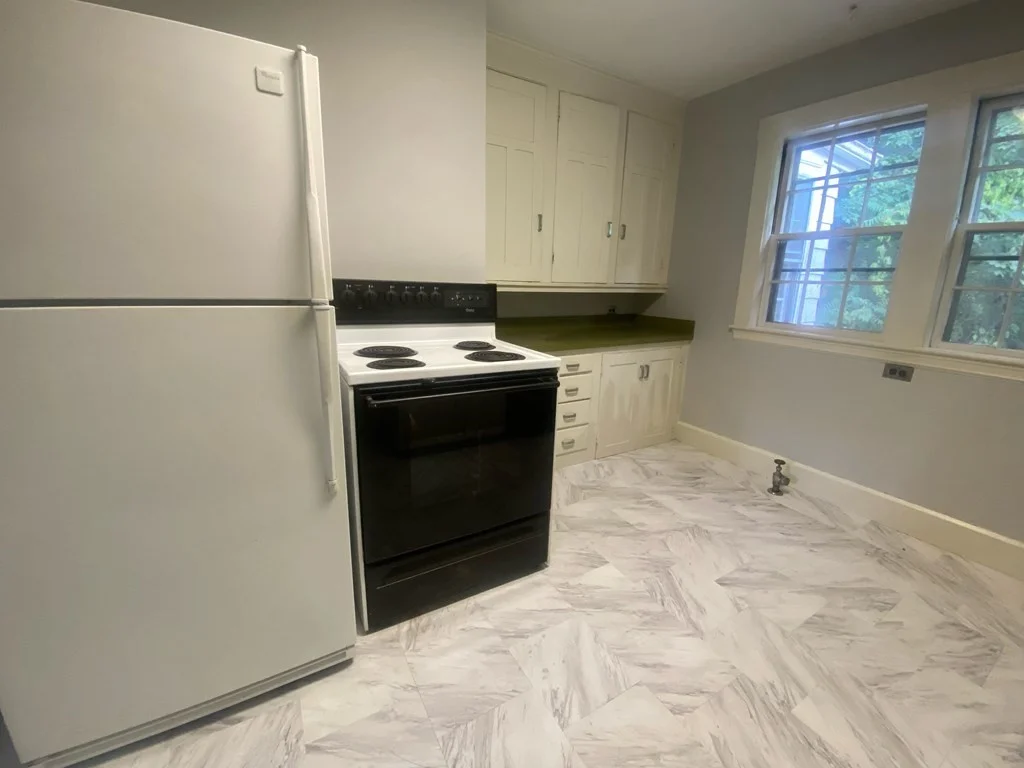 3 bed, 1 bath apartment for rent at 27 Oakwood Rd Unit 2, Auburndale — photo 6 of 12