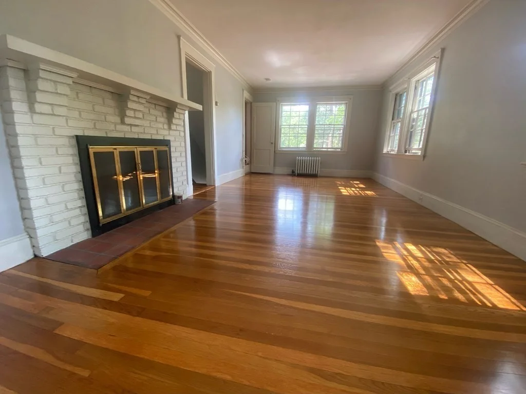 3 bed, 1 bath apartment for rent at 27 Oakwood Rd Unit 2, Auburndale — photo 2 of 12