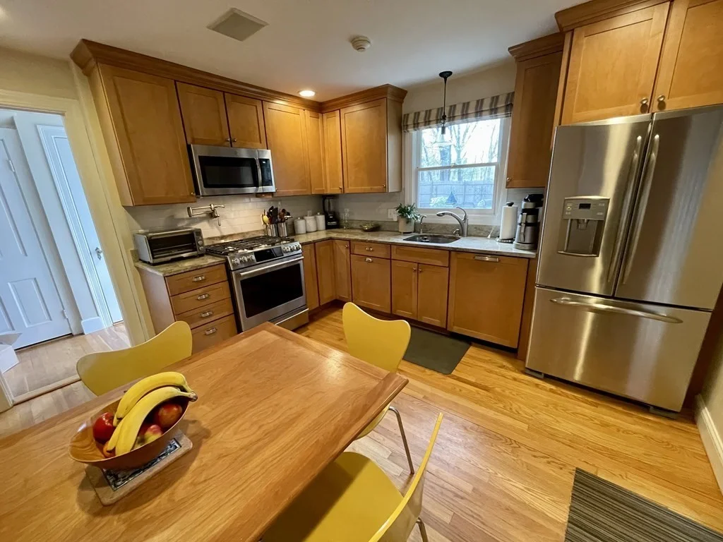 3 bed, 2 bath apartment for rent at 27 Ogden Rd Unit 00, Brookline — photo 8 of 20