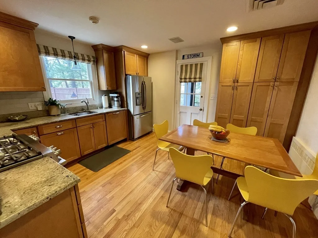 3 bed, 2 bath apartment for rent at 27 Ogden Rd Unit 00, Brookline — photo 6 of 20