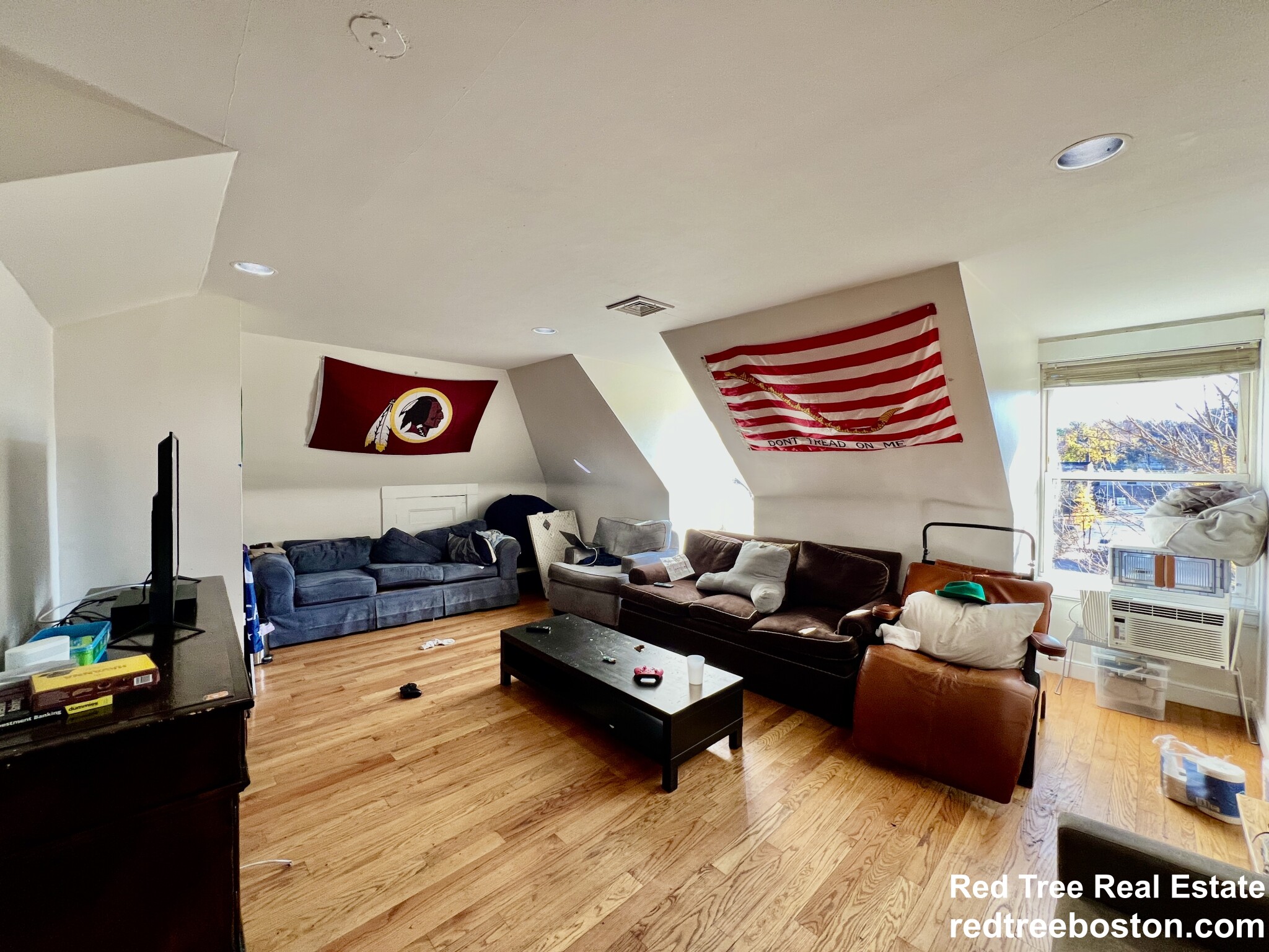 8+ bed, 3.5 bath apartment for rent at 27 Orkney Rd, Brighton — photo 12 of 26