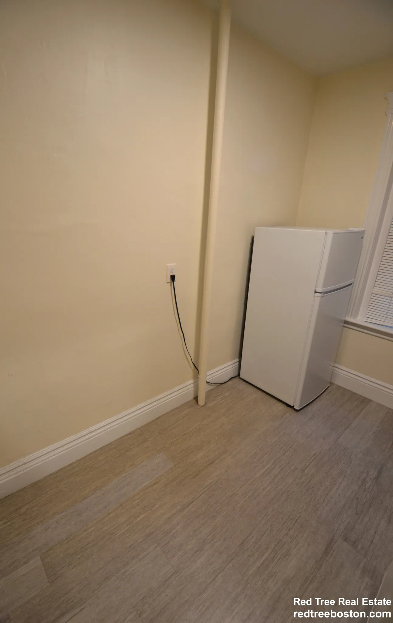 1 bed, 1 bath apartment for rent at 27 Park Dr Unit 1, Fenway — photo 3 of 11