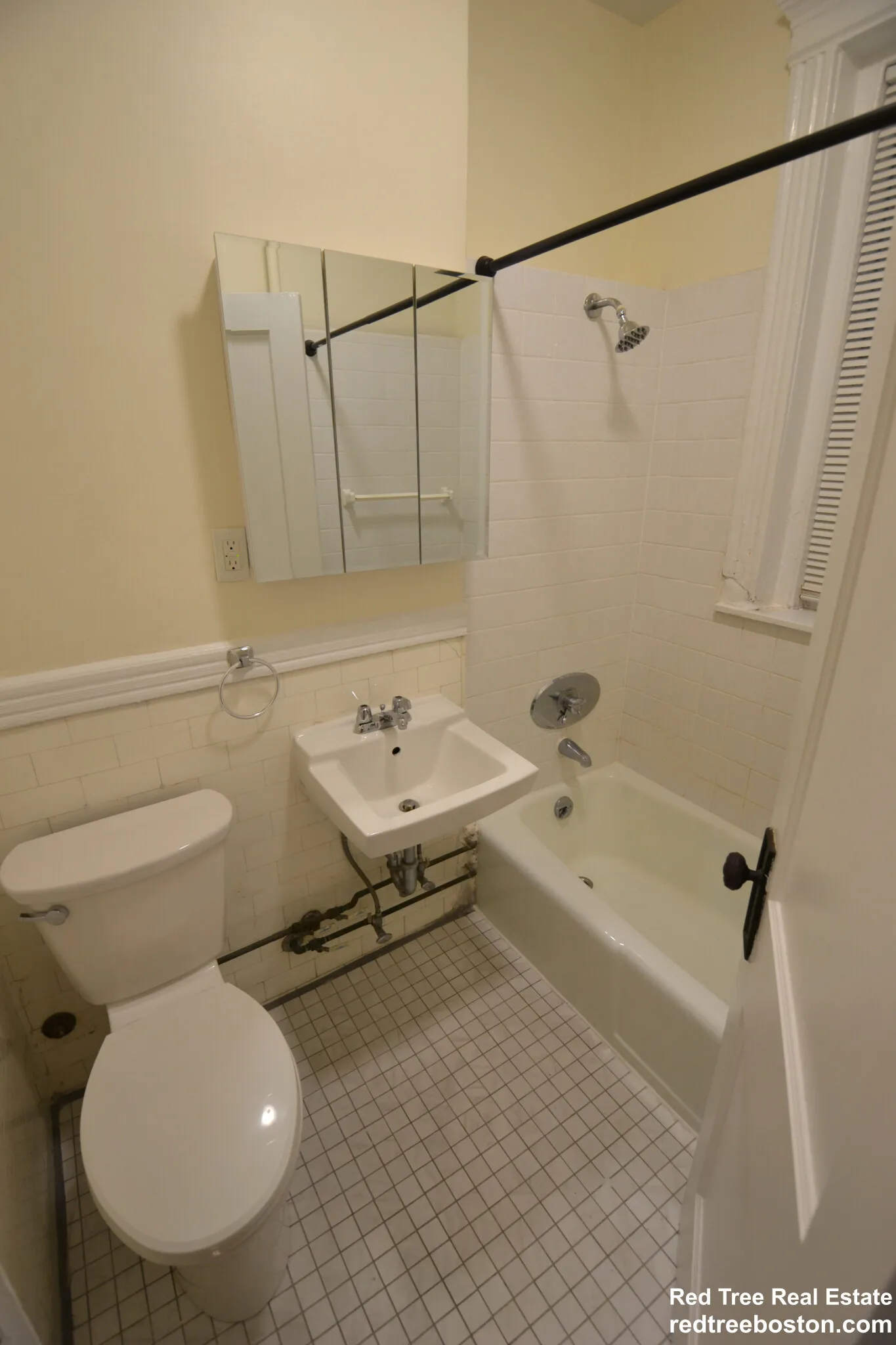 1 bed, 1 bath apartment for rent at 27 Park Dr Unit 1, Fenway — photo 7 of 11