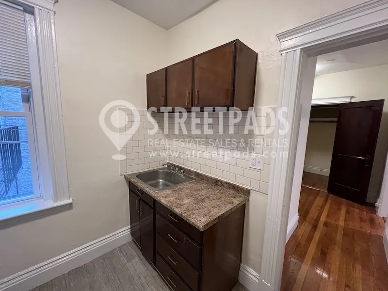 1 bed, 1 bath apartment for rent at 27 Park Dr Unit 12, Fenway — photo 4 of 24