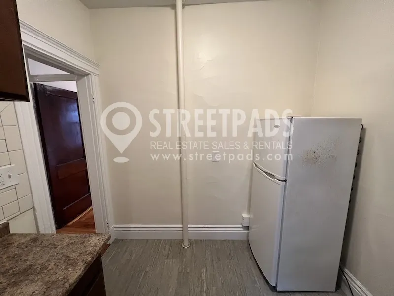 1 bed, 1 bath apartment for rent at 27 Park Dr Unit 12, Fenway — photo 5 of 24