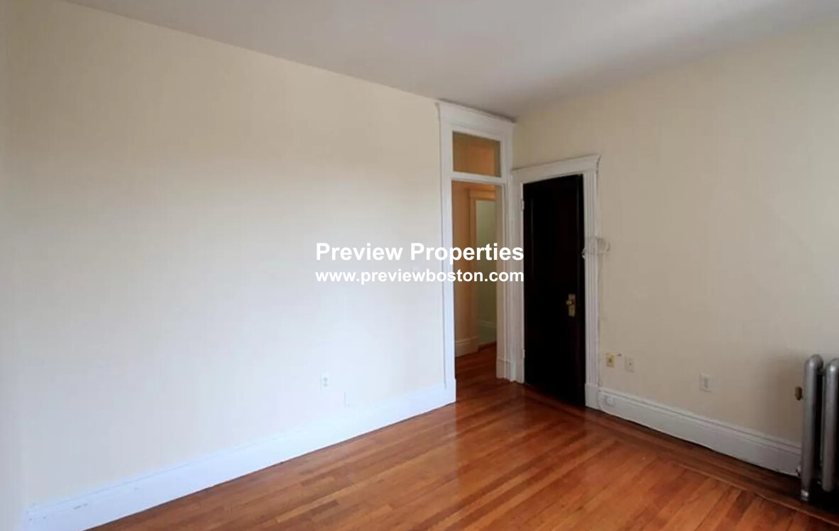 Studio bed, 1 bath apartment for rent at 27 Park Dr Unit 14P, Fenway — photo 6 of 12