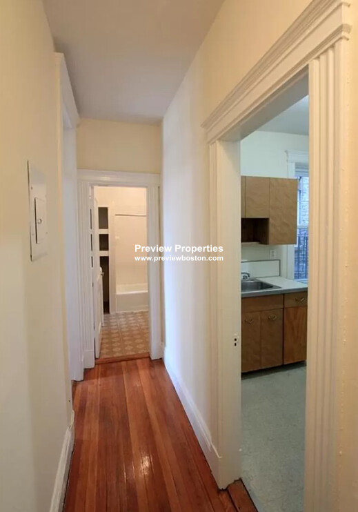 Studio bed, 1 bath apartment for rent at 27 Park Dr Unit 14P, Fenway — photo 8 of 12