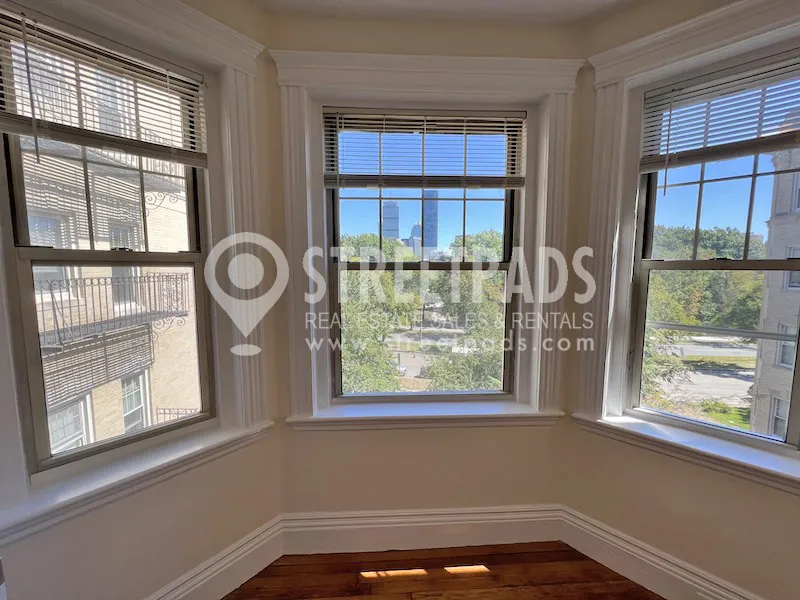 Studio bed, 1 bath apartment for rent at 27 Park Dr Unit 15, Fenway — photo 1 of 17
