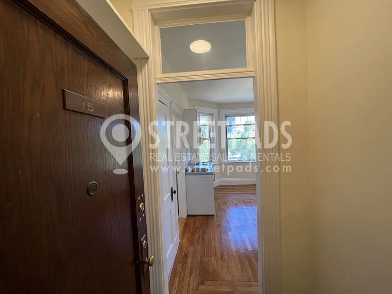 Studio bed, 1 bath apartment for rent at 27 Park Dr Unit 15, Fenway — photo 9 of 17