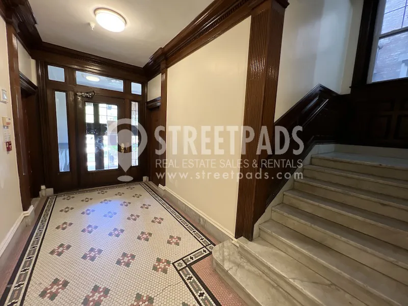 Studio bed, 1 bath apartment for rent at 27 Park Dr Unit 15, Fenway — photo 13 of 17