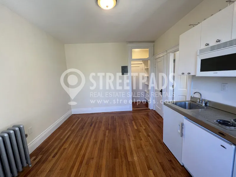 Studio bed, 1 bath apartment for rent at 27 Park Dr Unit 15, Fenway — photo 5 of 17