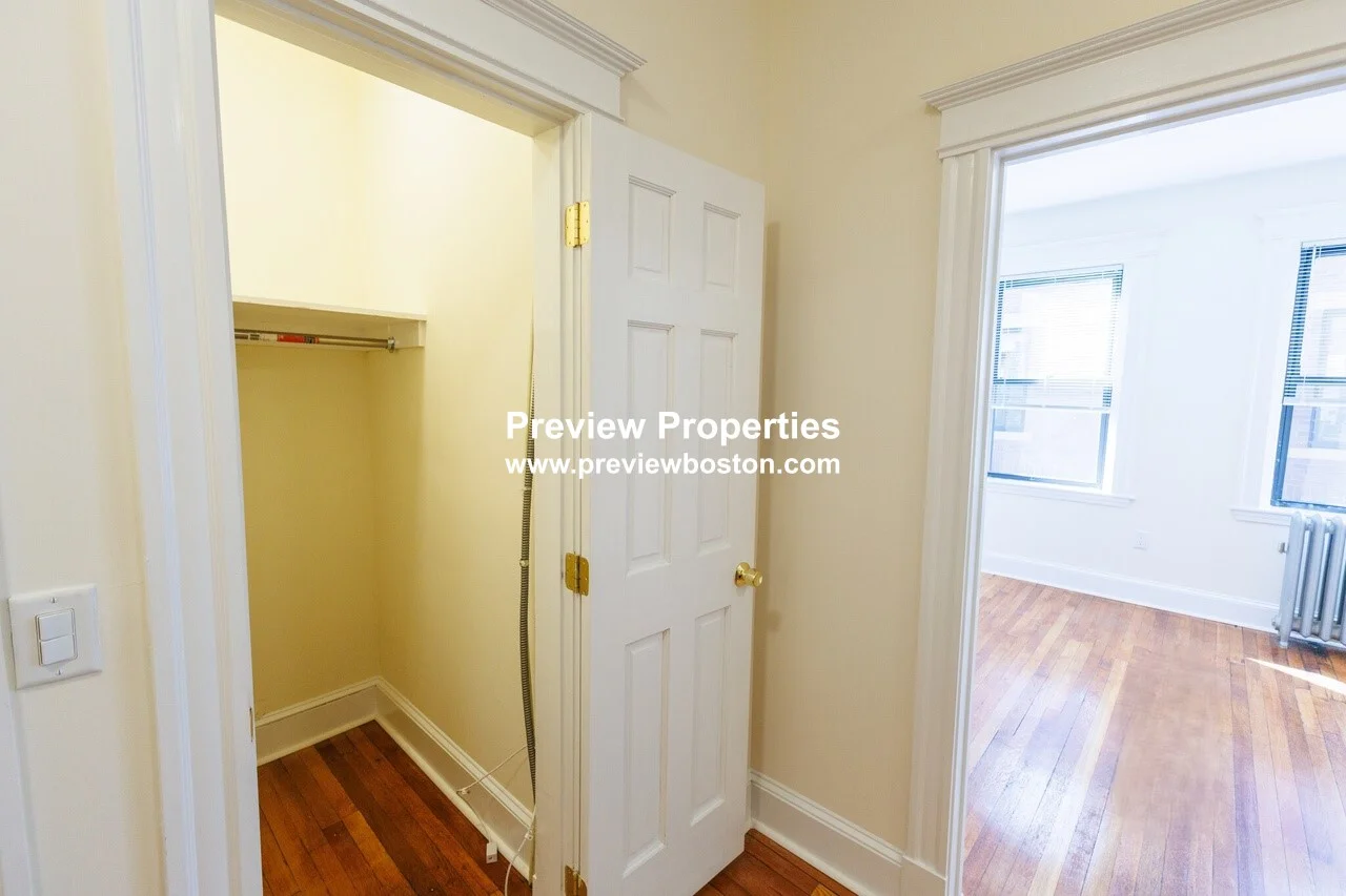1 bed, 1 bath apartment for rent at 27 Park Dr Unit 17P, Fenway — photo 2 of 14