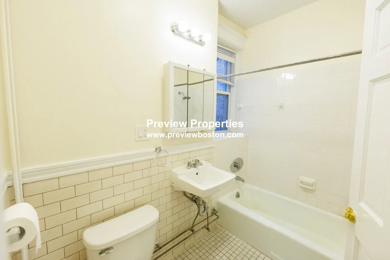 1 bed, 1 bath apartment for rent at 27 Park Dr Unit 17P, Fenway — photo 9 of 14