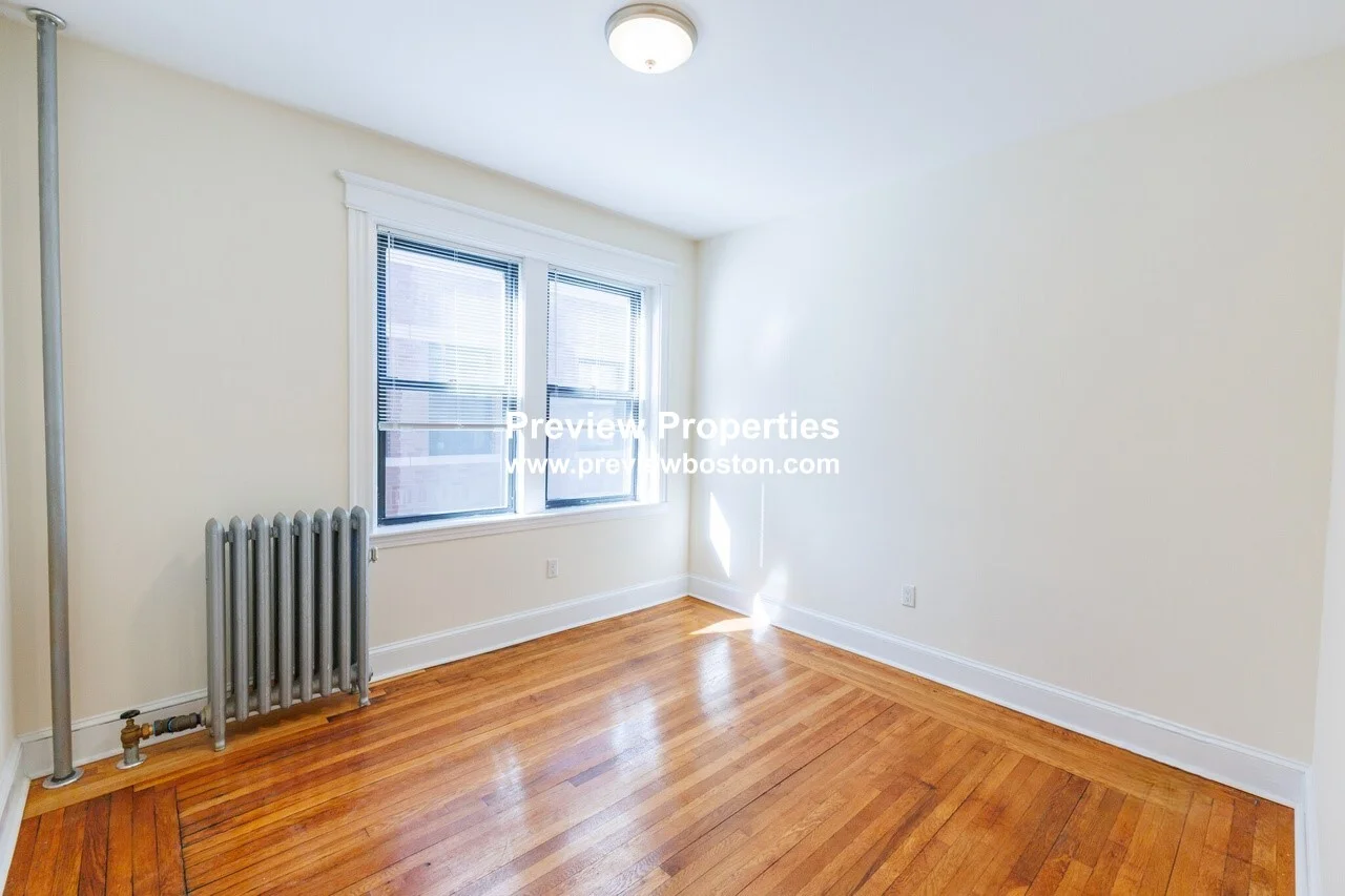 1 bed, 1 bath apartment for rent at 27 Park Dr Unit 17P, Fenway — photo 1 of 14