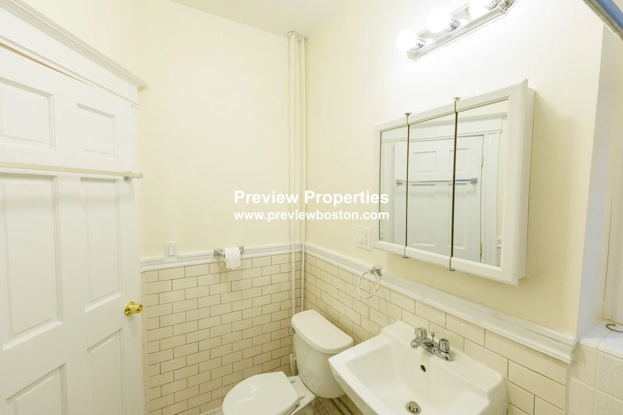 1 bed, 1 bath apartment for rent at 27 Park Dr Unit 17P, Fenway — photo 10 of 14