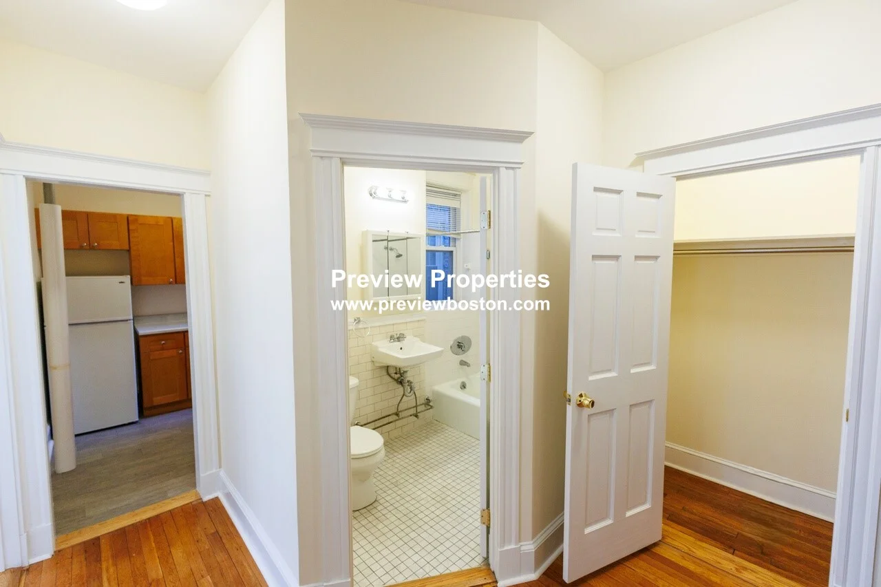 1 bed, 1 bath apartment for rent at 27 Park Dr Unit 17P, Fenway — photo 8 of 14