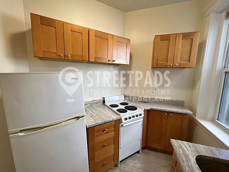 1 bed, 1 bath apartment for rent at 27 Park Dr Unit 21, Fenway — photo 3 of 25
