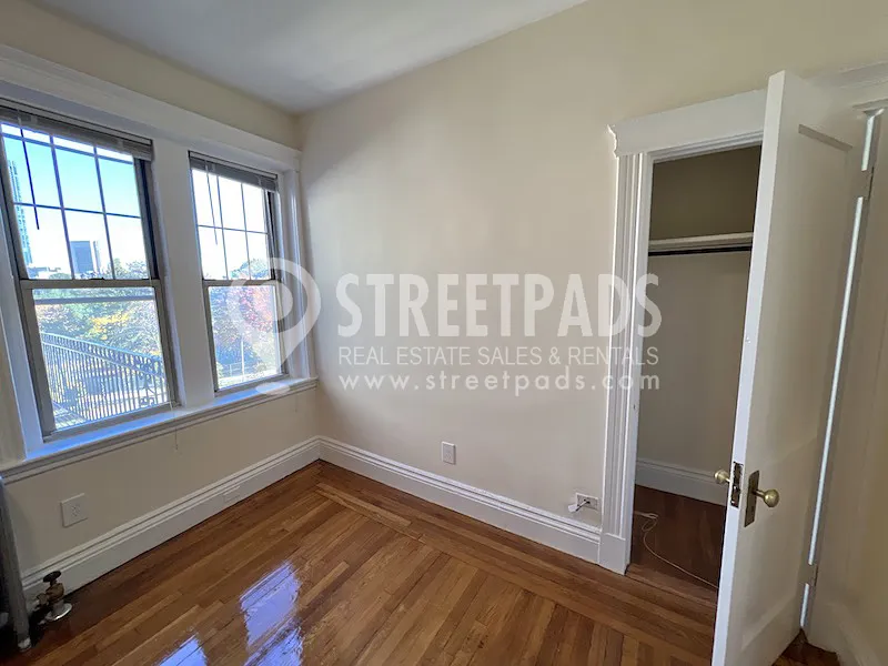 1 bed, 1 bath apartment for rent at 27 Park Dr Unit 21, Fenway — photo 21 of 25