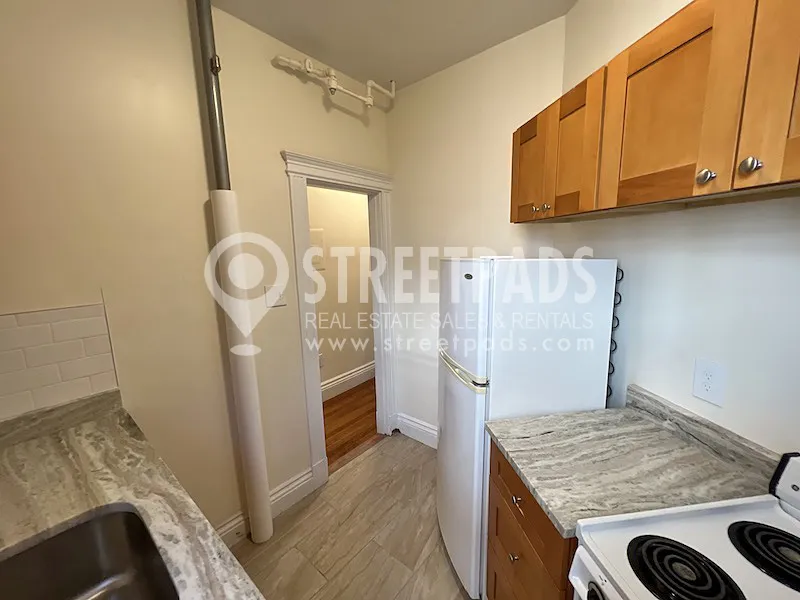 1 bed, 1 bath apartment for rent at 27 Park Dr Unit 21, Fenway — photo 4 of 25
