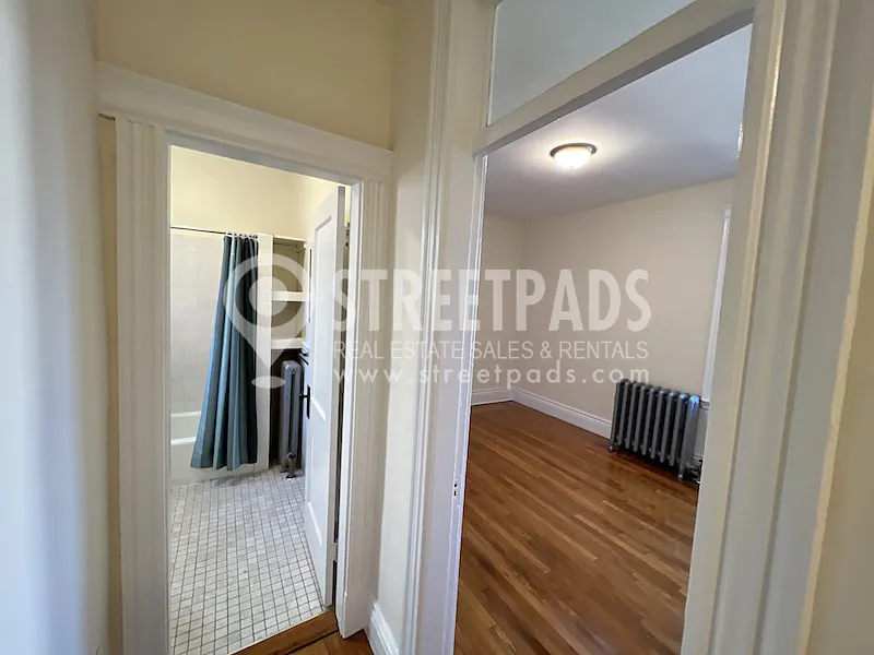 1 bed, 1 bath apartment for rent at 27 Park Dr Unit 21, Fenway — photo 14 of 25
