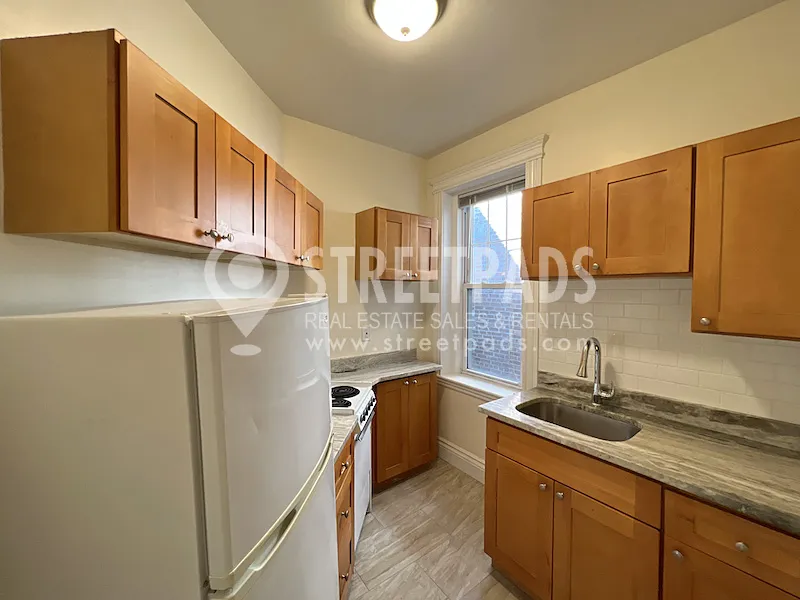 1 bed, 1 bath apartment for rent at 27 Park Dr Unit 21, Fenway — photo 1 of 25