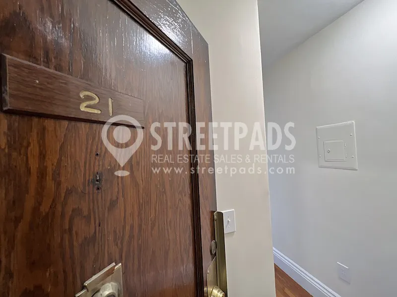 1 bed, 1 bath apartment for rent at 27 Park Dr Unit 21, Fenway — photo 23 of 25