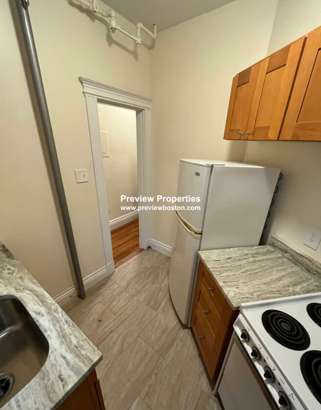 1 bed, 1 bath apartment for rent at 27 Park Dr Unit 21P, Fenway — photo 5 of 11