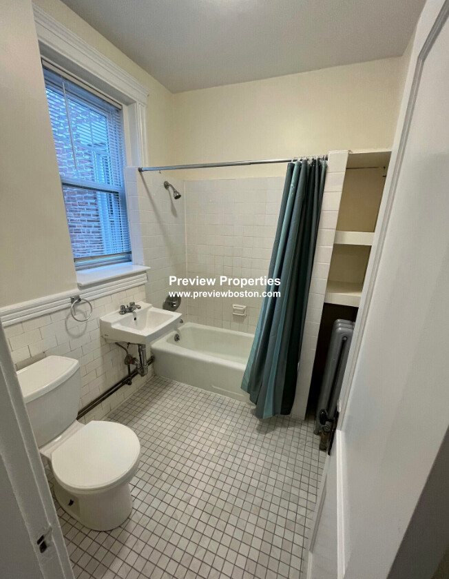 1 bed, 1 bath apartment for rent at 27 Park Dr Unit 21P, Fenway — photo 7 of 11