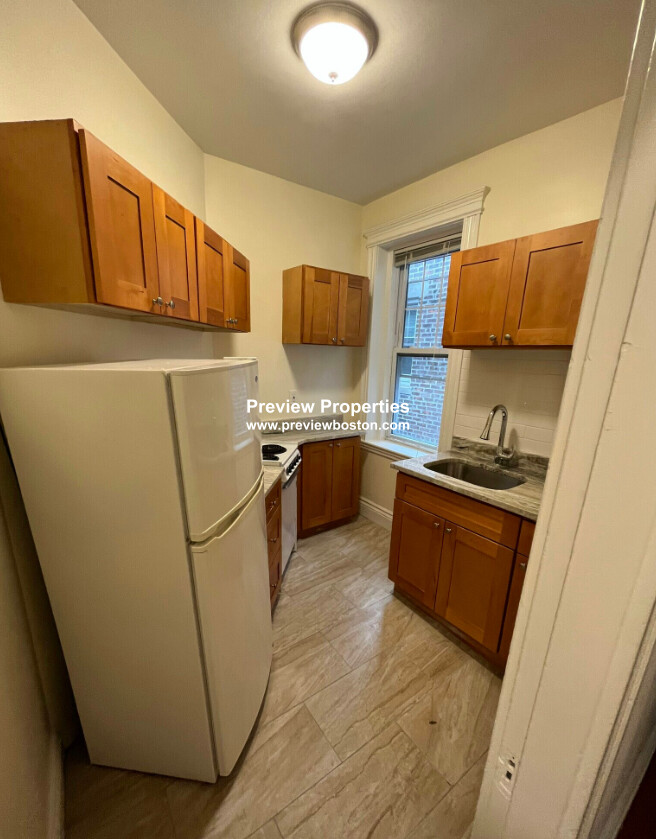 1 bed, 1 bath apartment for rent at 27 Park Dr Unit 21P, Fenway — photo 4 of 11