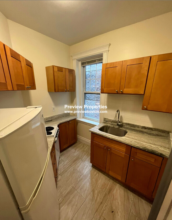 1 bed, 1 bath apartment for rent at 27 Park Dr Unit 21P, Fenway — photo 1 of 11